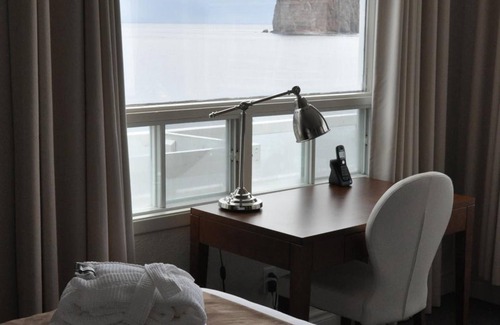 Perce Hotel | Hotel Les Trois Soeurs