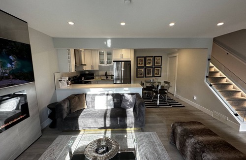 Southeast Calgary House | Hotel living, newly renovated, AC, minutes to DT