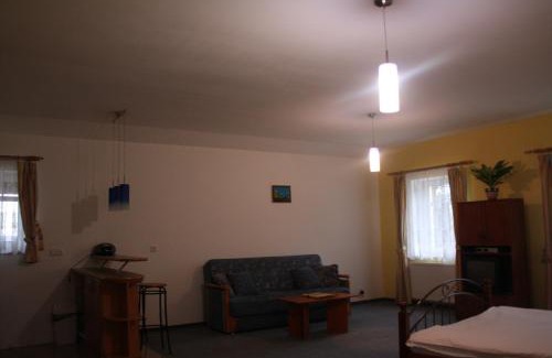 Vysehorovice Hotel | Hotel Lony