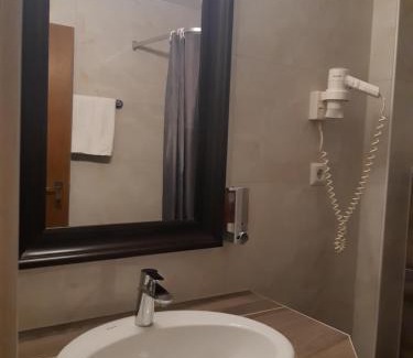 Holweide Hotel | Hotel Lorien