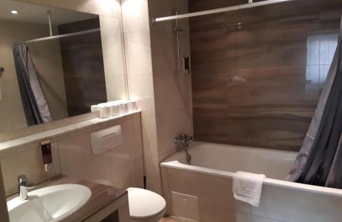 Holweide Hotel | Hotel Lorien