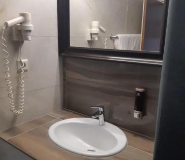 Holweide Hotel | Hotel Lorien