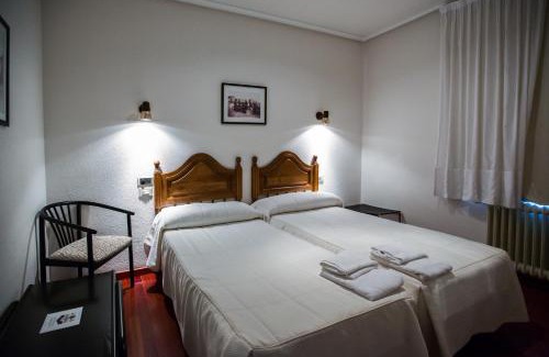 Puebla de Sanabria Hotel | Hotel Los Perales