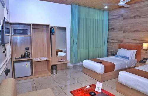 Botad Hotel | Hotel Lotus