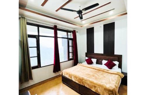 The Mall Road Hotel | HOTEL M-A-Y-A Near Mall Road - Parking and Free Wifi Facilities - Hotel At Prime Location Spacious Room - Amazing valley views - BEST HOTEL