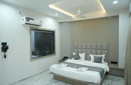 Ahmedabad Hotel | Hotel M Town