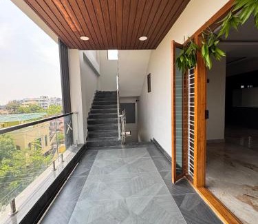 Kakinada Hotel | hOTEL MADHAVA RESIDENCY