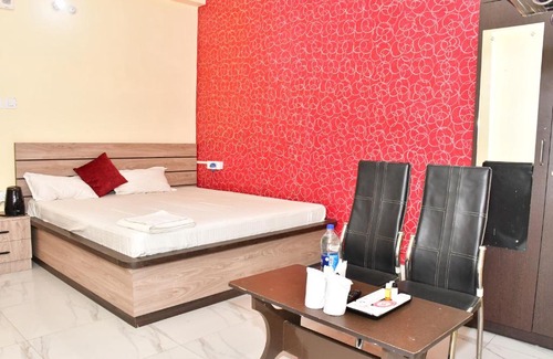 Vijay Nagar Hotel | HOTEL MADHUWAN VIHAR