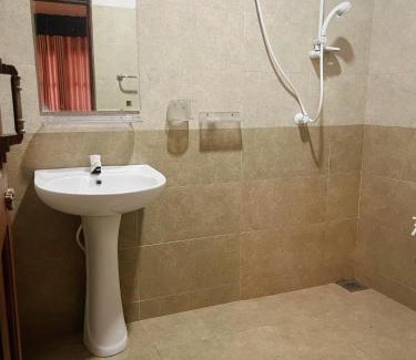 New Town Hotel | Hotel Mahagedara