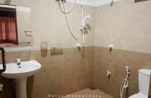 New Town Hotel | Hotel Mahagedara