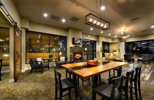 Brownstown Hotel | Hotel Maison Yakima Tapestry Collection by Hilton