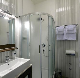 Vozdovac Hotel | Hotel Majdan