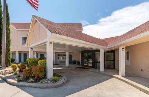 Manteo Hotel | Hotel Manteo, Trademark Collection by Wyndham