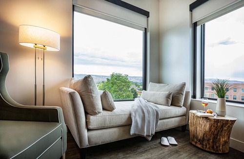 Grand Junction Hotel | Hotel Maverick