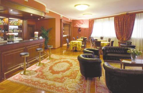 Peschiera Borromeo Hotel | Hotel Maxim
