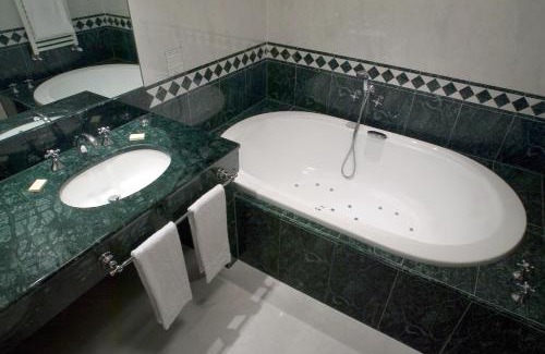 Peschiera Borromeo Hotel | Hotel Maxim