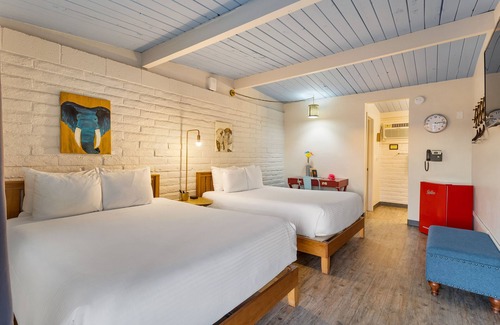 Wellborn Hotel | Hotel McCoy - Art, Libations, Pool Society