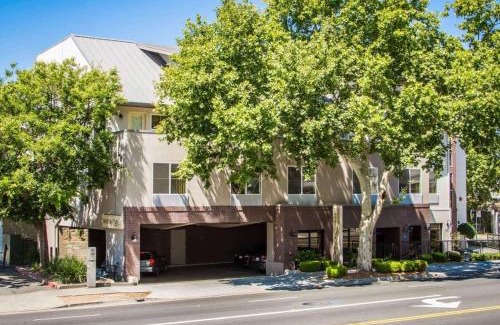 Southeastern Sacramento Hotel | Hotel Med Park, an Ascend Collection Hotel