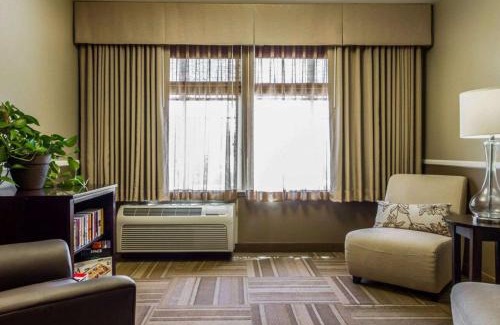 Southeastern Sacramento Hotel | Hotel Med Park, an Ascend Collection Hotel