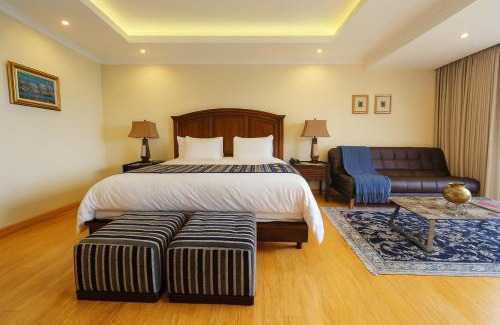San Pablo del Lago Hotel | Hotel Medina Del Lago