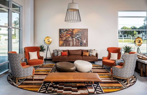 Historic Downtown Melbourne Hotel | Hotel Melby Downtown Melbourne, Tapestry Collection by Hilton