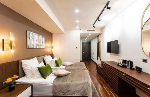 Kentron Hotel | HOTEL METROPOL Club House