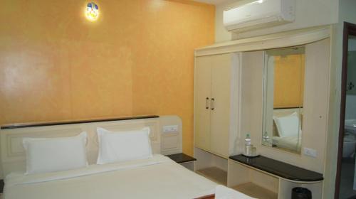 Srikalahasti Hotel | Hotel MGM Grand