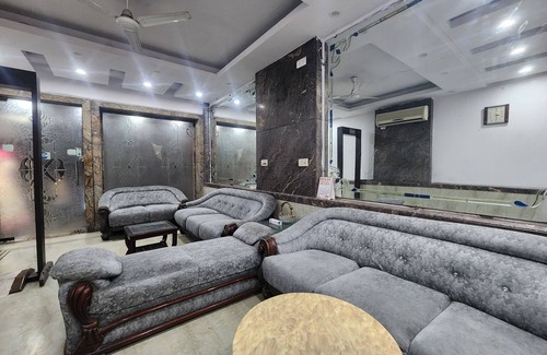 Paharganj House | Hotel Mid Town with AC, WiFi in New Delhi