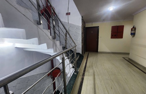 Paharganj House | Hotel Mid Town with AC, WiFi in New Delhi