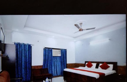 Sector 45 Hotel | Hotel Milan Oberai