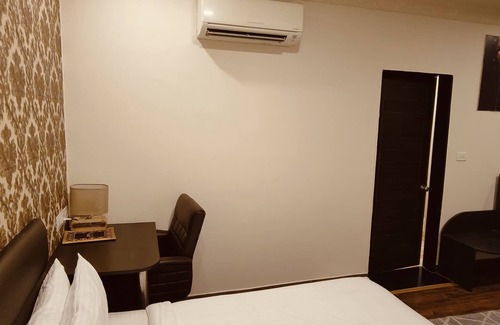 Sultanpur Hotel | Hotel Minitel Inn