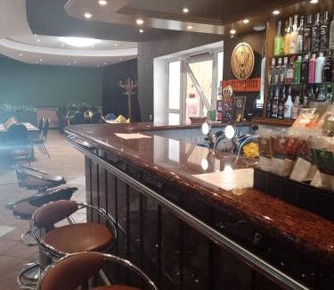 Dzierzoniow Hotel | Hotel Miodowy