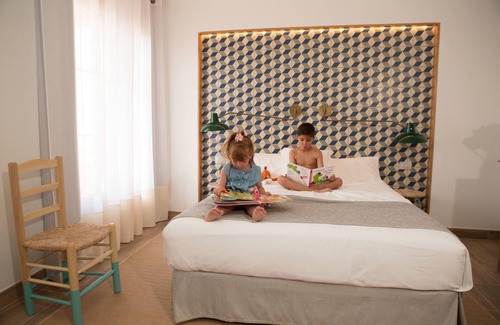 Horta de Sant Joan Hotel | Hotel Miralles