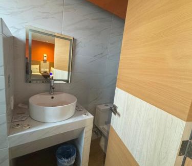 Villa de Guadalupe Hotel | Hotel Moctezuma La Villa