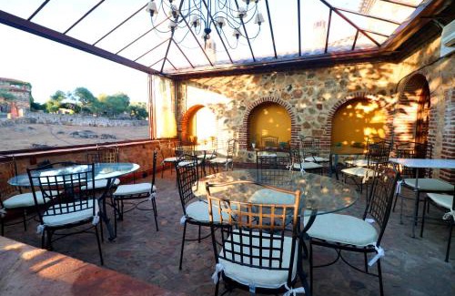 Almendral Hotel | Hotel Monasterio de Rocamador