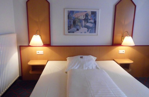 Lauenau Hotel | Hotel Montana Lauenau
