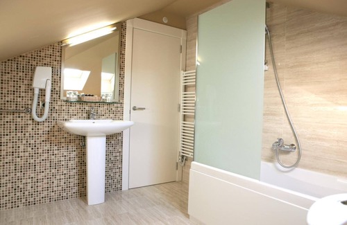 Torrelavega Hotel | Hotel Montedobra