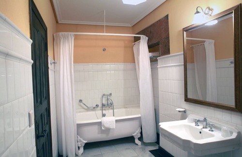 O Castro Hotel | Hotel Monumento Pazo do Castro
