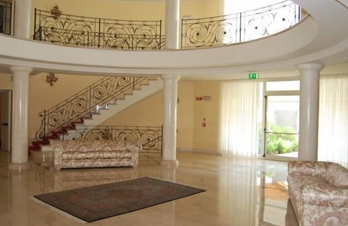 Calcinate Hotel | Hotel Motel Gold