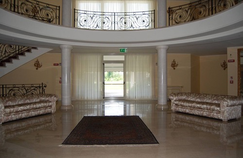 Calcinate Hotel | Hotel Motel Gold