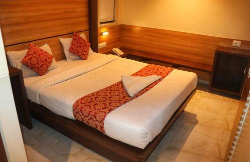 Sector 11 Hotel | Hotel Mourya Residency