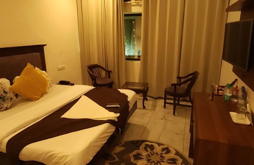 Sector 22 Hotel | Hotel Multitech Premium