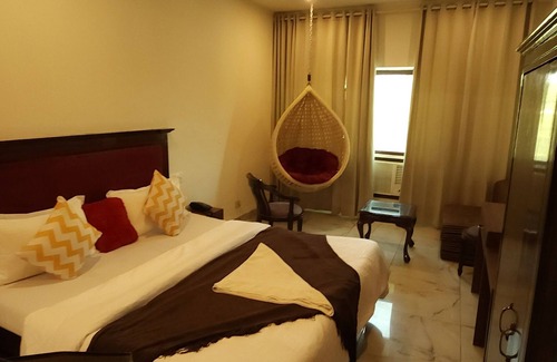 Sector 22 Hotel | Hotel Multitech Premium