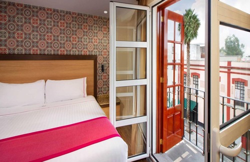 Downtown Mexico City Hotel | Hotel MX garibaldi CDMX, Trademark Collection by Wyndham
