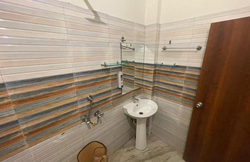 Orai Hotel | Hotel narayan inn