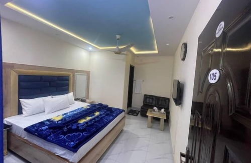 Johar Town Hotel | Hotel New Royal Palace