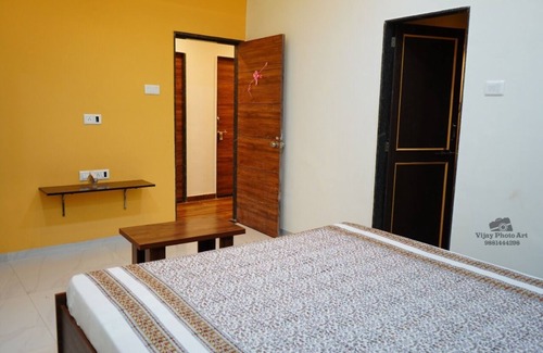 Satara Hotel | Hotel New Rudraksh, Satara