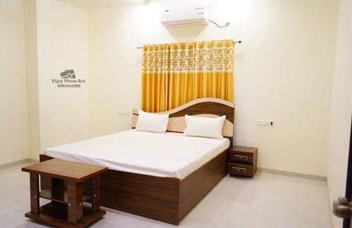 Satara Hotel | Hotel New Rudraksh, Satara