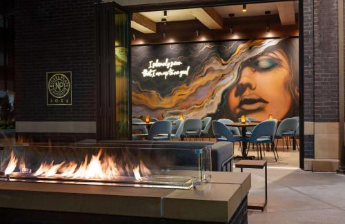 Fishers Hotel | Hotel Nickel Plate Fishers, Tapestry Collection By Hilton