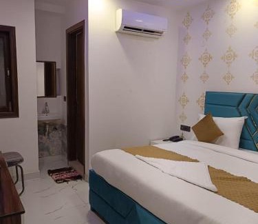 Chhatarpur Hotel | Hotel NP International - Couple Friendly Stay In Govindpuri Metro